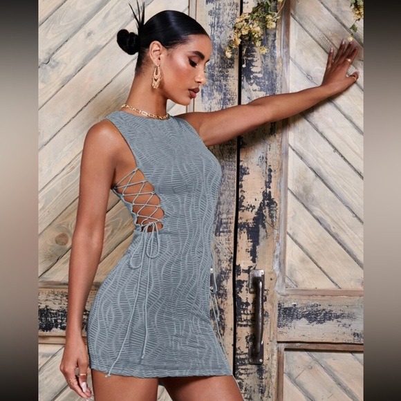 Laced up textured bodycon dress - Picture 4 of 5